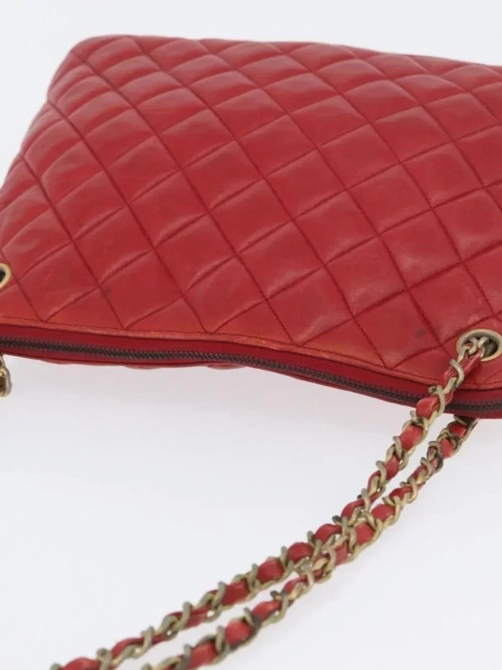 CHANEL Matelasse Chain Shoulder Bag Leather Red Gold CC Auth 169739
